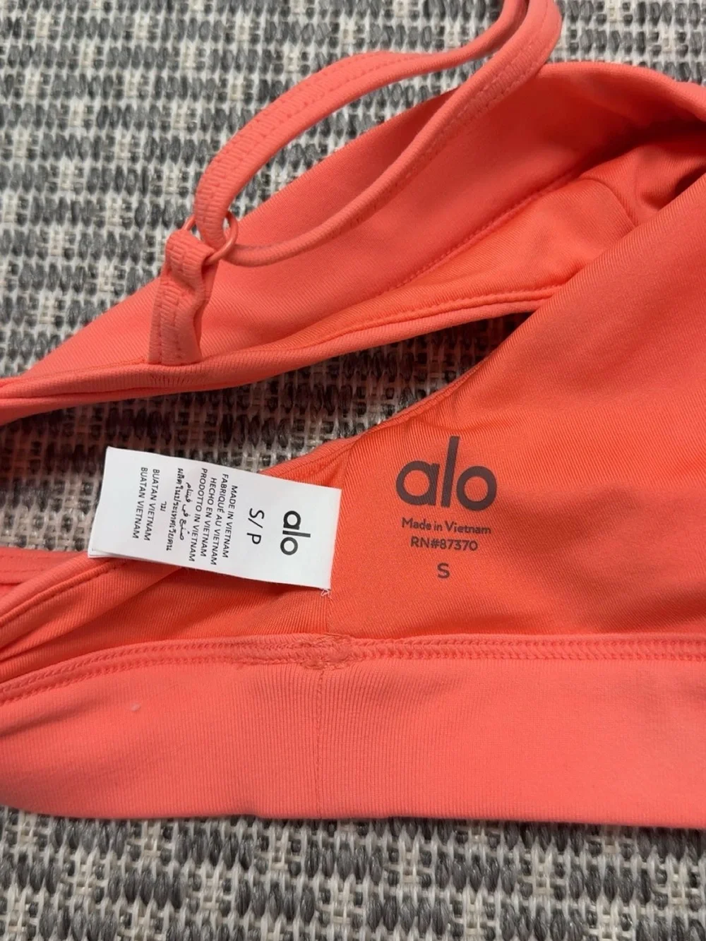 Alo Yoga Splendor Bra in Candy Orange